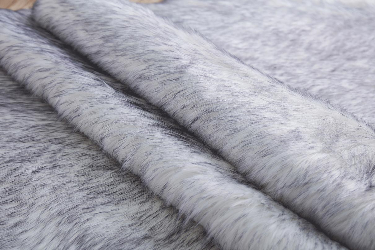 Oamwrae Hand-Tufted Faux Fur Sheepskin Area Rug