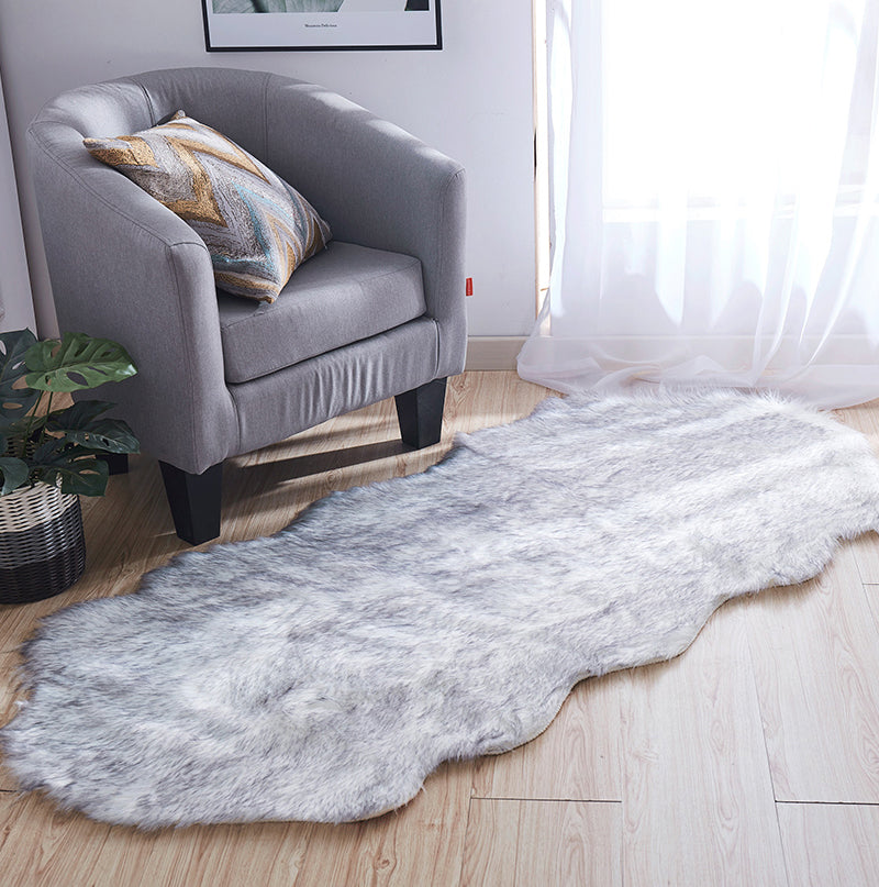 Oamwrae Hand-Tufted Faux Fur Sheepskin Area Rug