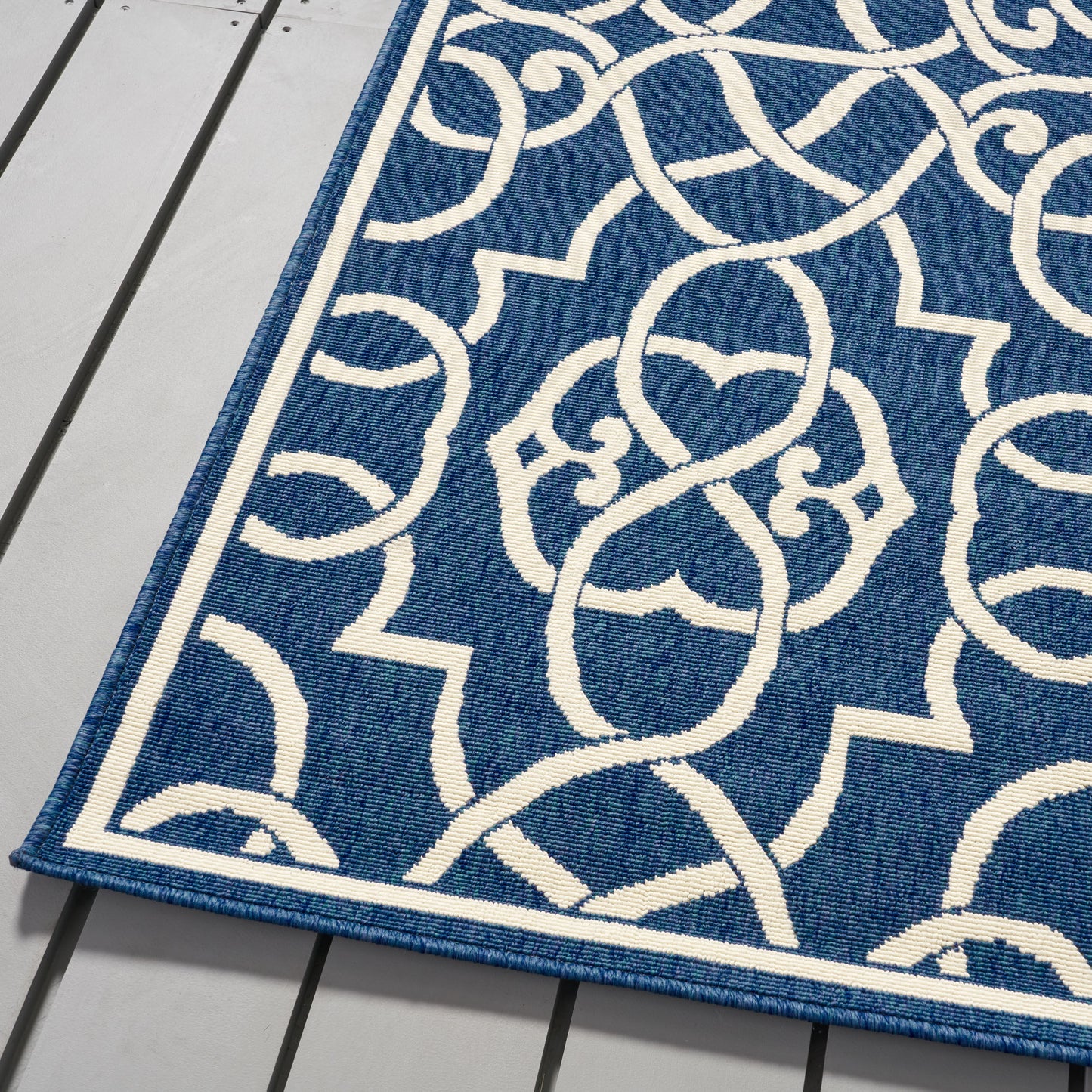 Oamwrae Blue Vintage Area Rug 5'3" X 7'6"