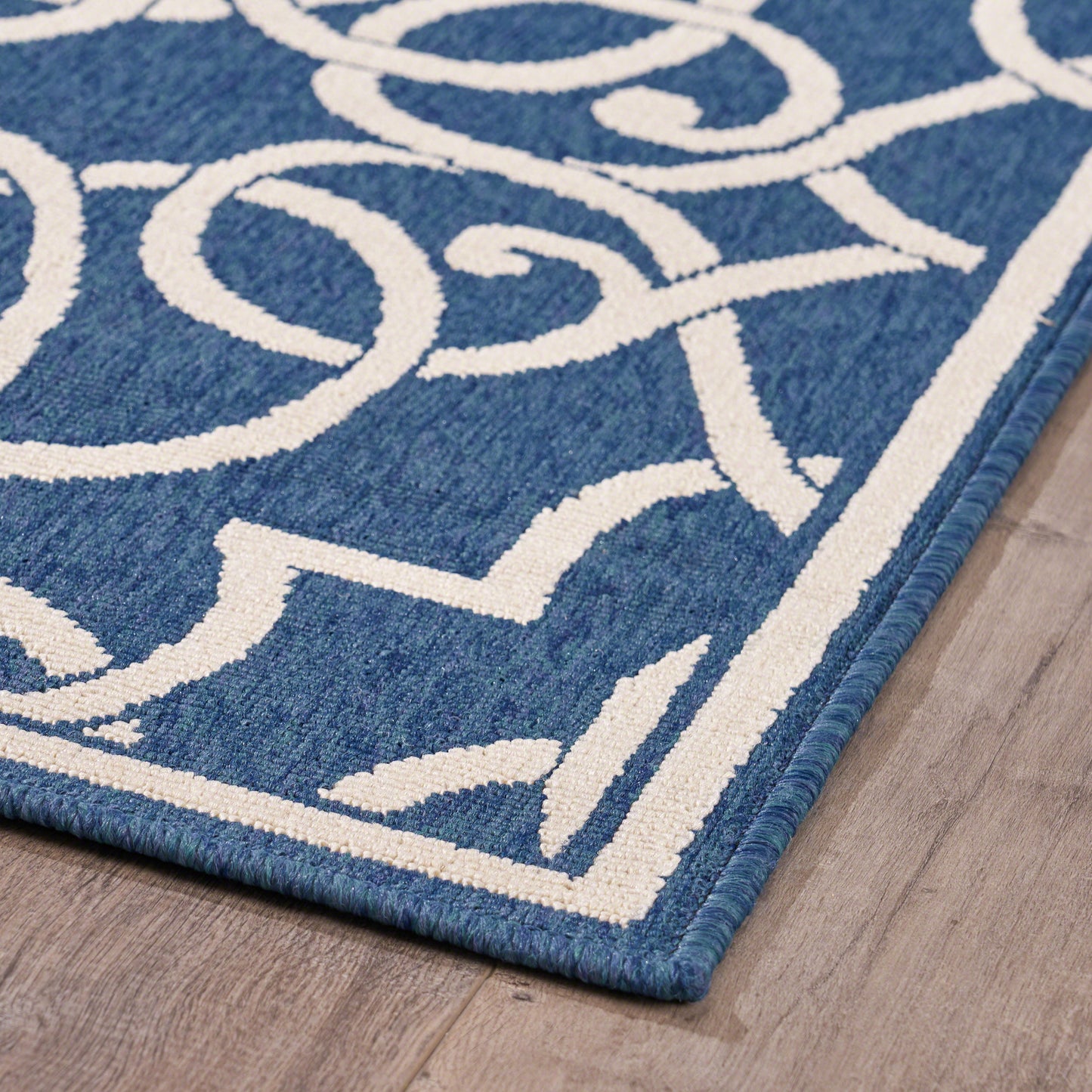 Oamwrae Blue Vintage Area Rug 5'3" X 7'6"