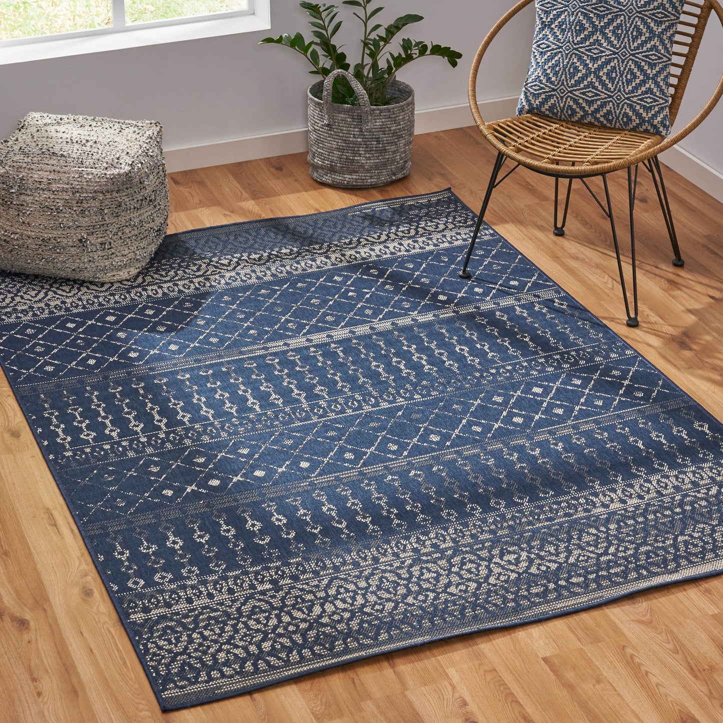 Oamwrae Blue and ilver Patterned Area Rug 5'3"x7'