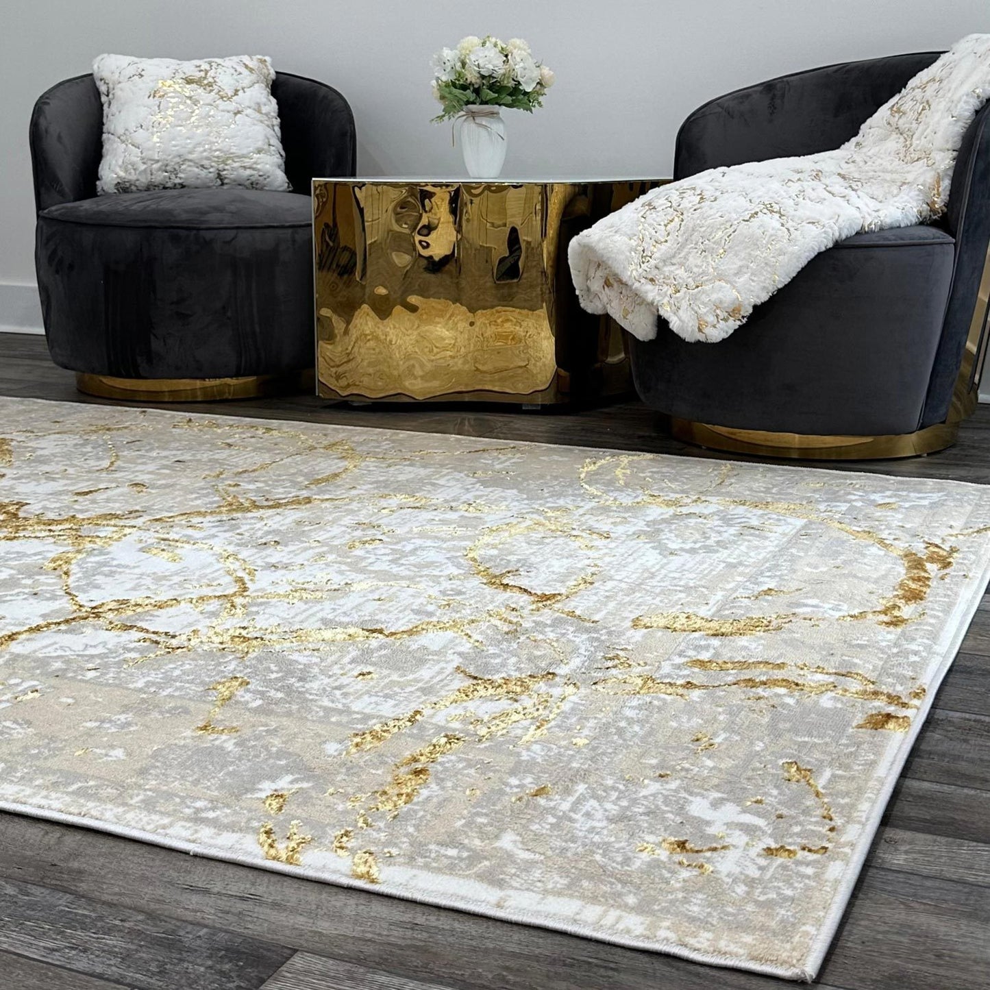 Oamwrae Abstract Design Area Rug 4' x 5'9"