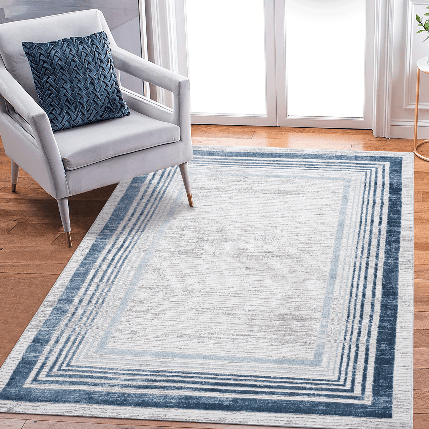 Oamwrae Blue/Ivory/Bordered Area Rug