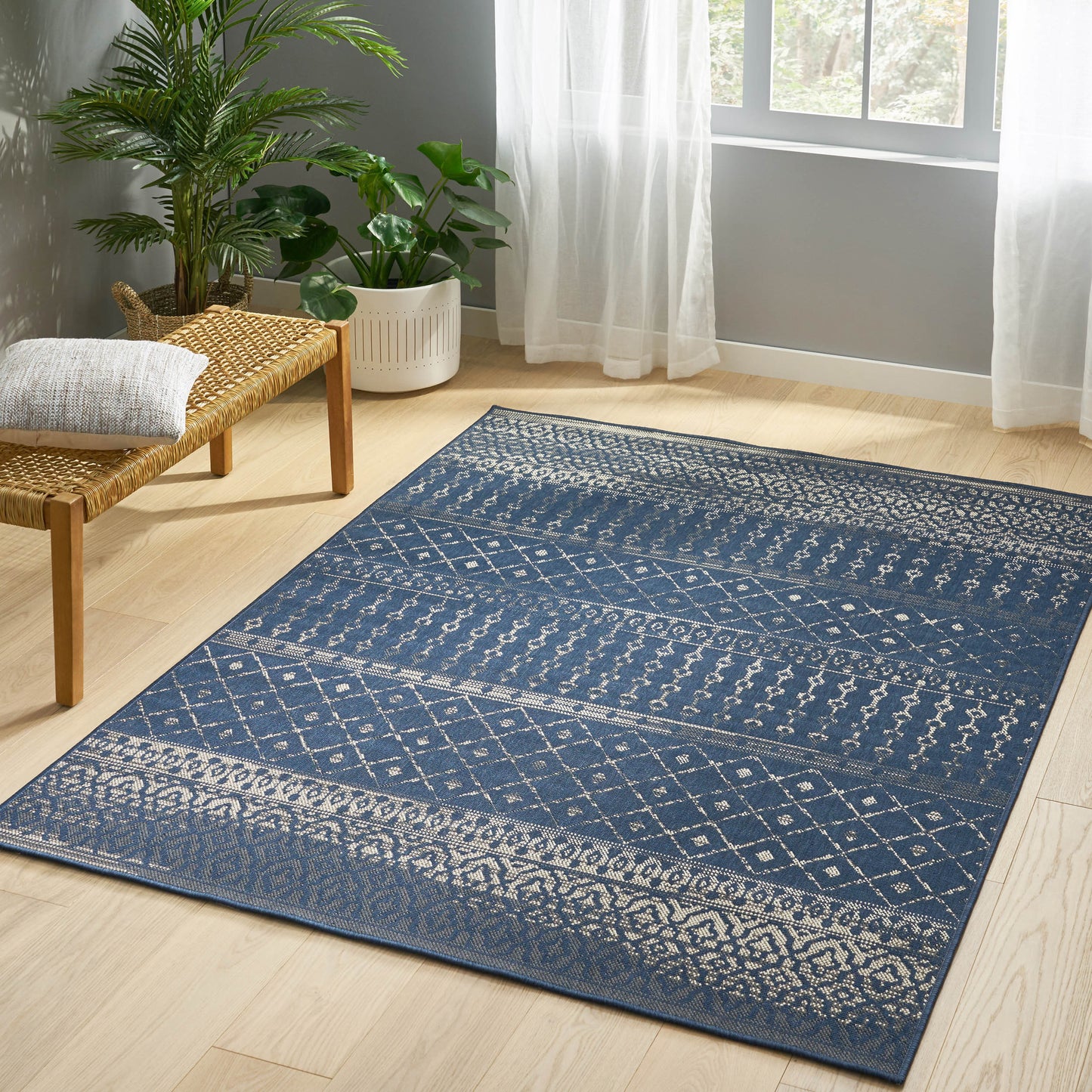 Oamwrae Blue and ilver Patterned Area Rug 5'3"x7'